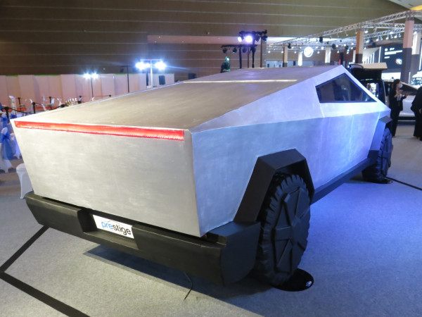 Keren, Prestige Pajang Tesla Cybertruck di IIMS Hybrid 2021