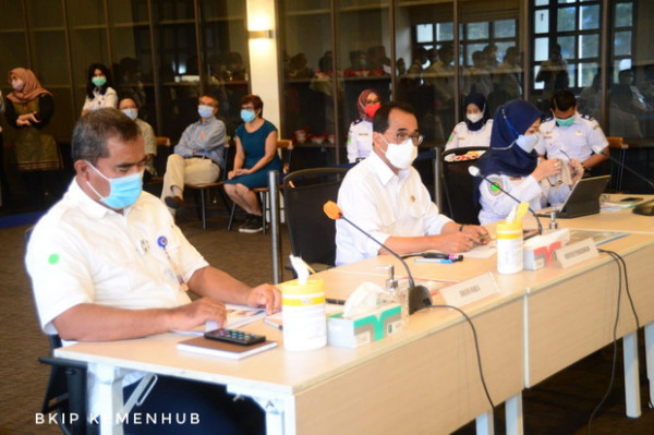 Antisipasi Kepadatan Kontainer di Pelabuhan Tanjung Priok, Menhub Gelar Pertemuan