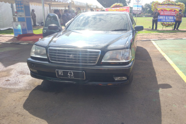 Mobil Jadul Tjahjo Kumolo Sedot Perhatian saat Resmikan Mal Layanan Publik di Tangsel