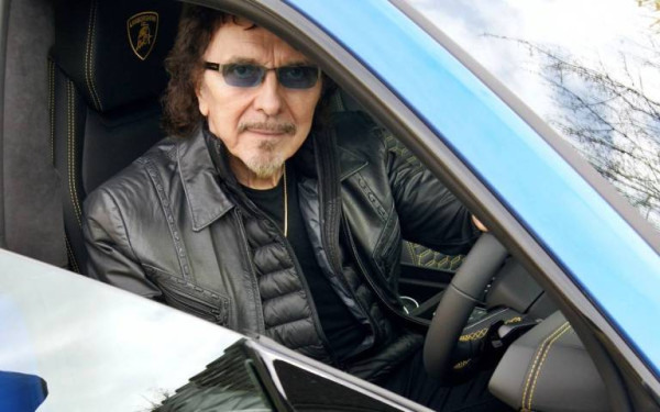 Godfather of Metal Jatuh Cinta dengan Lamborghini Urus