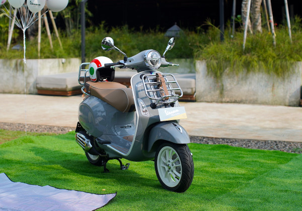 Begini Asiknya Piknik dengan Vespa Picnic Limited Edition