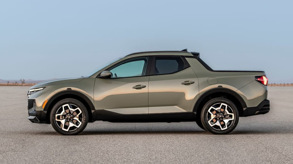 Mitsubishi Triton dan Toyota Hilux Waspadai Hyundai Santa Cruz Ini Alasannya