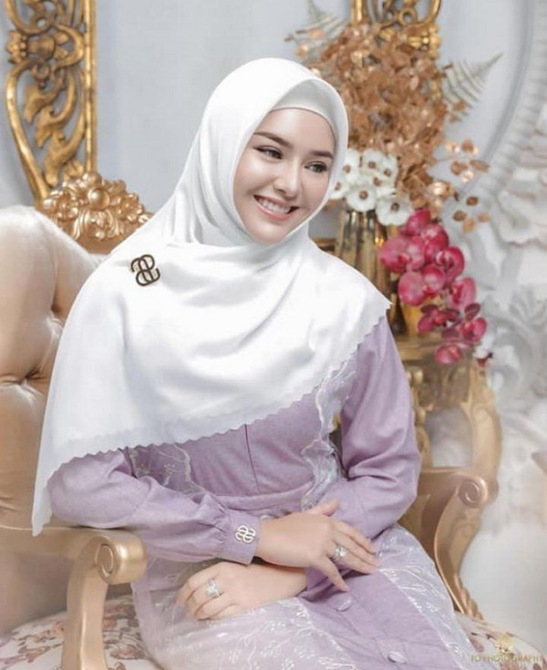 Mau Bukber tapi Bingung Cari Inspirasi Outfit? Coba Tengok Gaya Artis Ikatan Cinta Berikut Ini