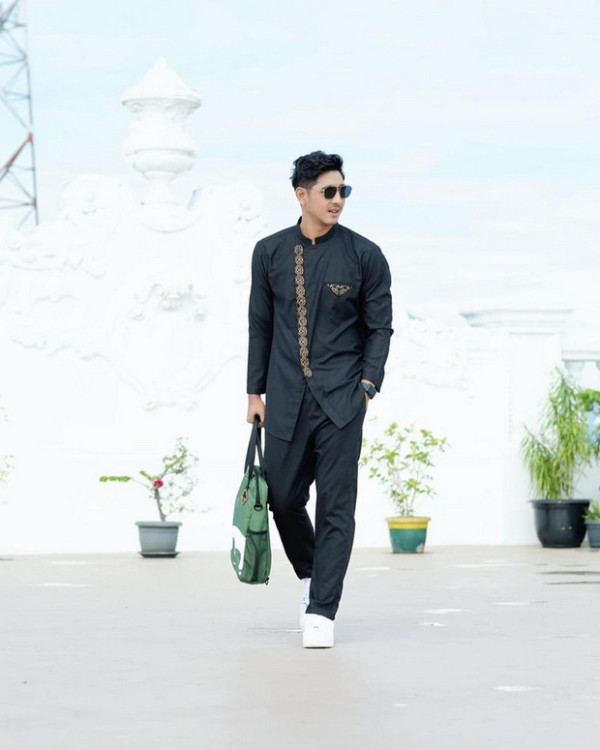 Mau Bukber tapi Bingung Cari Inspirasi Outfit? Coba Tengok Gaya Artis Ikatan Cinta Berikut Ini
