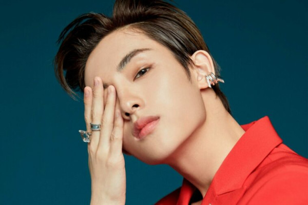 Penggemar WayV Protes ke SM Entertainment, Pose Foto Winwin Dianggap Melecehkan