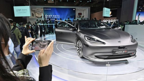 Sorry Apple dan Xiaomi, Mobil Pintar Huawei Sudah Tampil Duluan