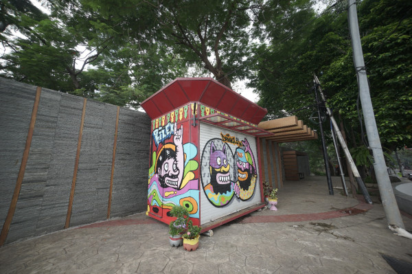 Seniman Mural Bikin Cakep Terowongan Kendal dan Kios UMKM di Thamrin