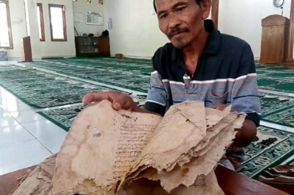 Melihat Al-Qur'an Tulisan Tangan yang Masih Terjaga Rapi di Museum Subkoss