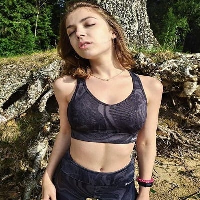 5 Gaya Kasual Miha Nika, Cantik Banget