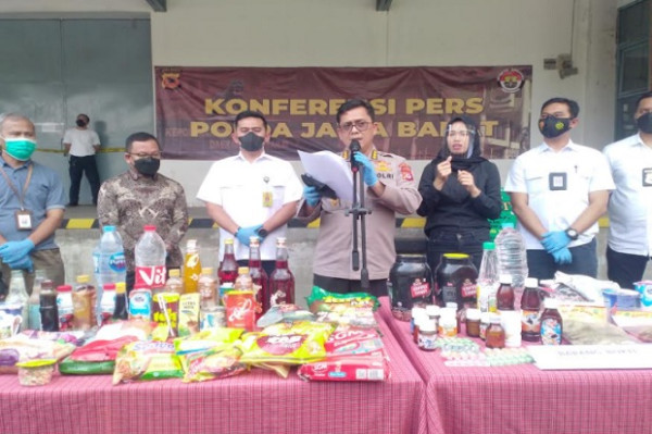 Terbongkar, Ribuan Produk Pangan, Kosmetik dan Farmasi Bekas Banjir Bekasi Dijualbelikan