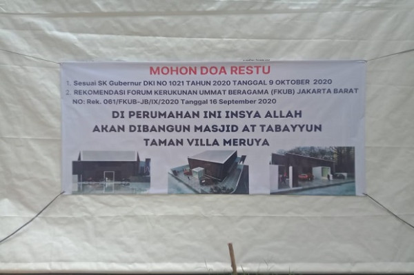 Menengok Tenda Masjid At-Tabayyun Kompleks TVM, Gelar Salat Jumat Perdana Jamaah Terlihat Khusyuk