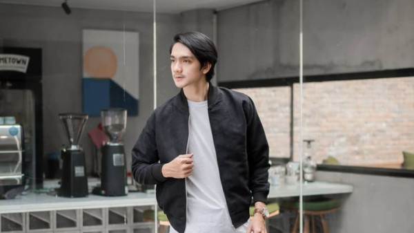 Ingin Terlihat Lebih Ganteng? Cek 6 Jaket Kece untuk Laki-laki Ini