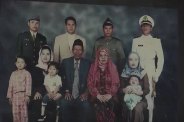 Rindu Kepulangan Letkol Irfan Suri Penumpang KRI Nanggala-402, Keluarga Buka Foto Album Kenangan