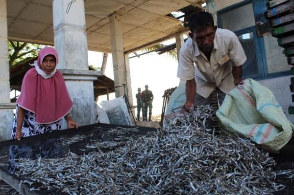 Tangis Penjual Ikan Asin di Aceh Pecah, Putranya Lulus Jadi Prajurit TNI AD