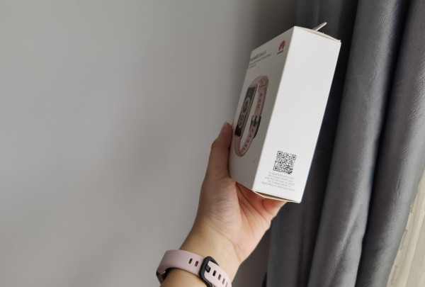Cuma Rp500 Ribu, 5.000 Unit Huawei Band 6 Ludes dalam Sehari