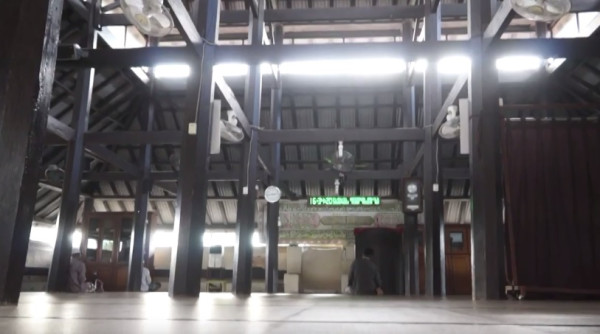 Kisah Candi dan Benteng Kuno Lamuri yang Menjadi Masjid