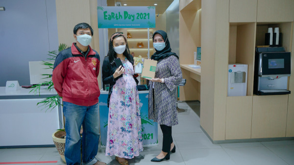 Tukarkan Sampah Elektronik dengan Hadiah dan Merchandise di OPPO Service Center