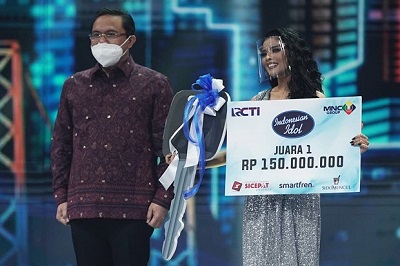 5 Gaya Glamor Rimar Callista di Atas Panggung Indonesian Idol Special Season