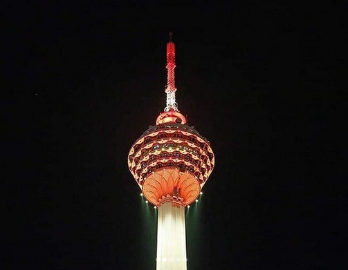 Duka untuk KRI Nanggala 402, Gedung-gedung di Malaysia Nyalakan Merah Putih