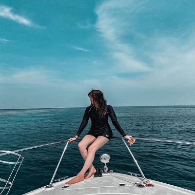 5 Pesona Novita Condro, Istri Kapten Vincent Raditya
