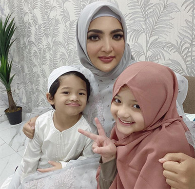 Cantiknya Masya Allah, 4 Penampilan Ashanty Berhijab di Bulan Ramadhan