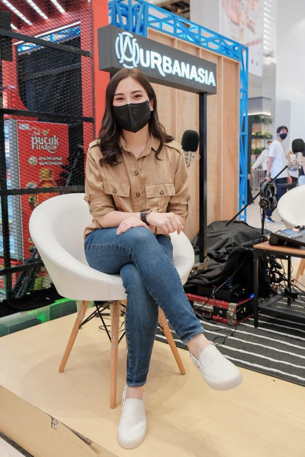 Tampil Kece, Wamenparekraf Angela Tanoesoedibjo Pakai Sepatu Brand Lokal Indonesia