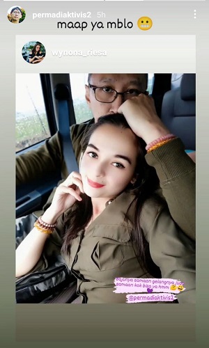 Foto Abu Janda Peluk Perempuan dari Belakang Viral di Medsos