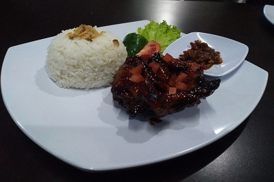 De Malond Bandung, Sajikan Sensasi Kelezatan Hidangan Manuk Londo