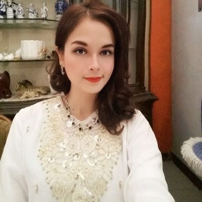 5 Pesona Wynona Riesa, Perempuan yang Dipeluk Abu Janda