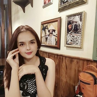 5 Pesona Wynona Riesa, Perempuan yang Dipeluk Abu Janda