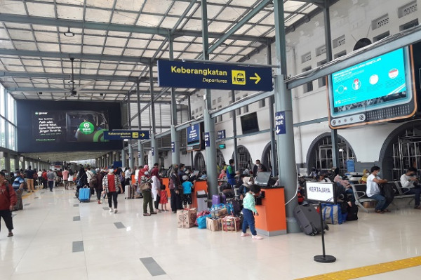 Masih Ramai, Begini Situasi Stasiun Pasar Senen 2 Hari Jelang Larangan Mudik