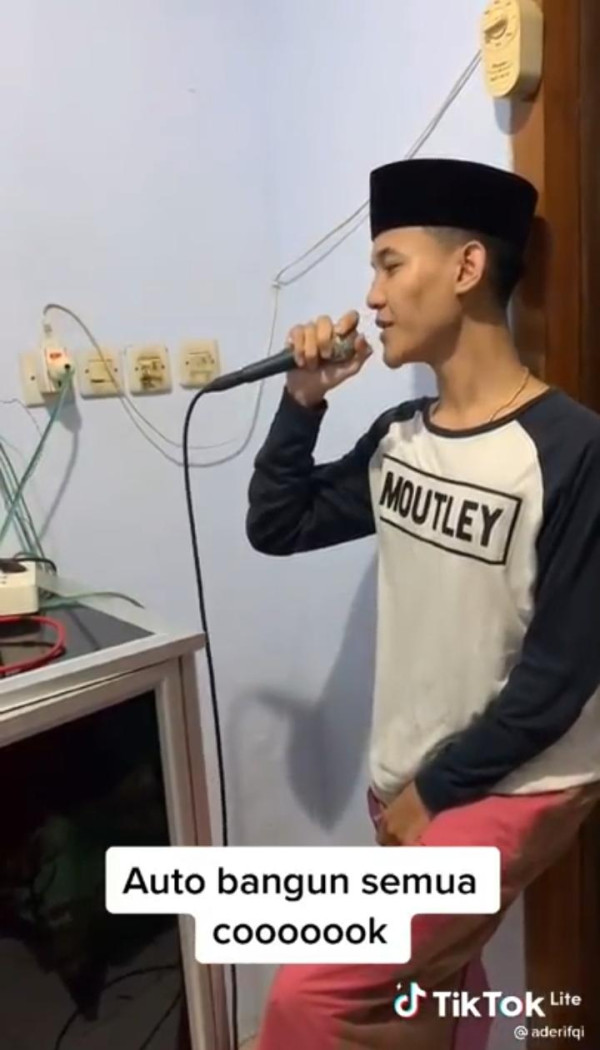 5 Cara Bangunkan Orang untuk Sahur, dari yang Kocak hingga Syahdu