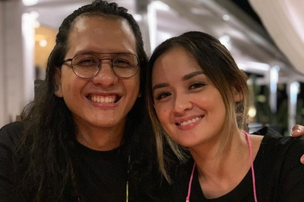 Jauh dari Isu Miring, Ini Momen-Momen Romantis Joanna Alexandra dan Raditya Oloan