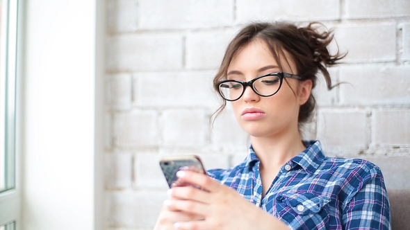 8 Cara Menolak Ajakan Ketemuan saat Kamu Enggan Bertemu