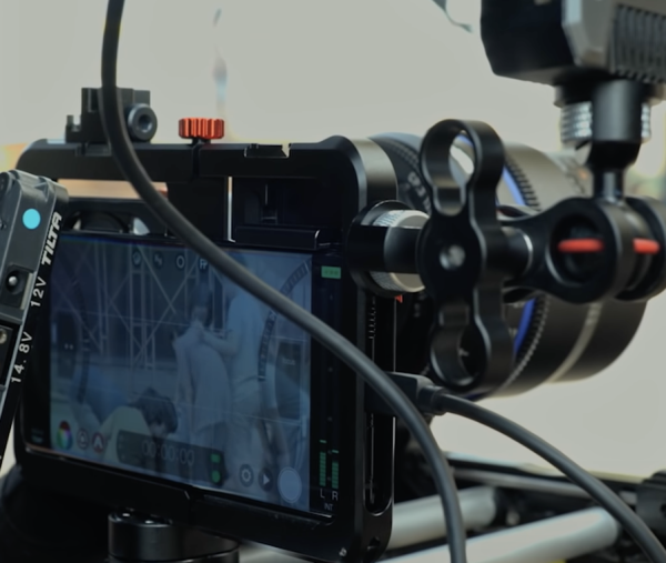Angga Sasongko Mendobrak Batasan Kamera Smartphone lewat Film Pendek Konfabulasi