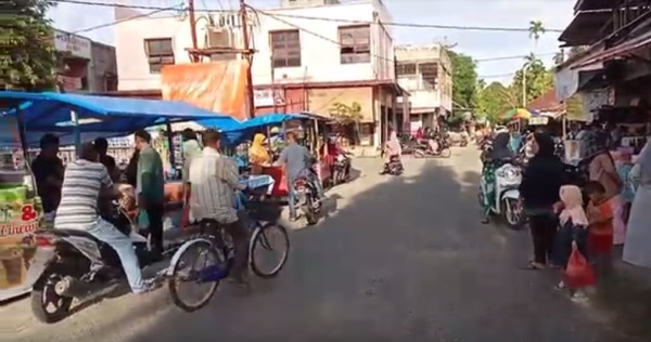Kisah Anggota Polisi di Aceh Rela Jualan Mie Caluk Demi Bantu Orangtuanya