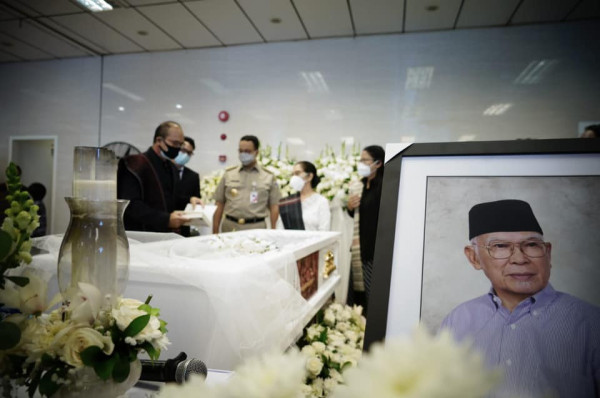 Anies Sambangi Rumah Duka Pendeta Soritua, Tokoh Reformasi yang Gigih Perjuangkan Keadilan