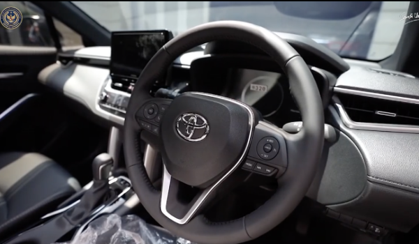 Pertama Mencoba Toyota Corolla Cross Hybrid, Sandiaga Uno: Nggak Ada Bunyinya!