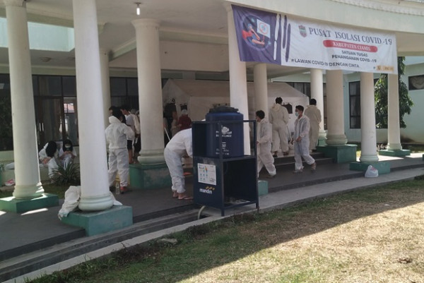 Puluhan Remaja Katolik Geruduk Islamic Center Ciamis, Bersihkan Ruang Isolasi COVID-19