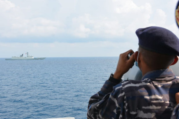 2 KRI TNI AL Latihan Bersama Kapal Perang China di Laut Jawa