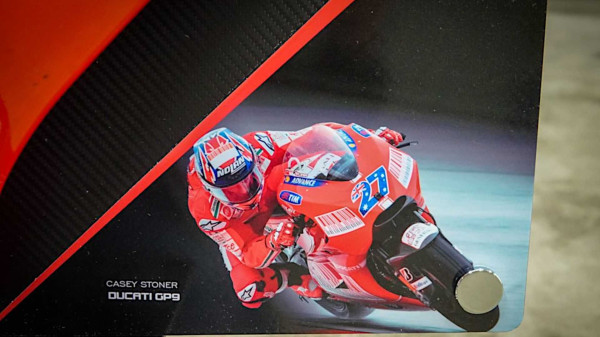 Jadi Hiasan Dinding, Fairing Motor Casey Stoner Dijual Rp100,8 Juta