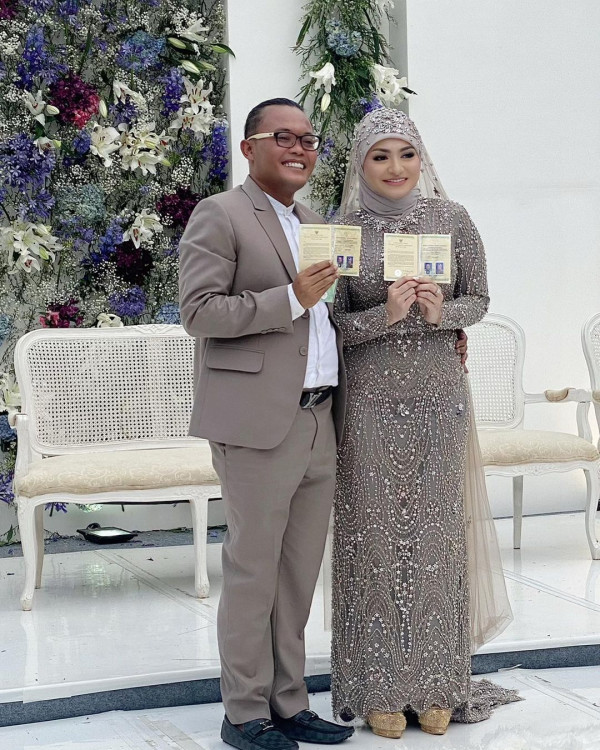 Baru Nikah, 7 Artis Ini Rayakan Lebaran Sebagai Suami Istri