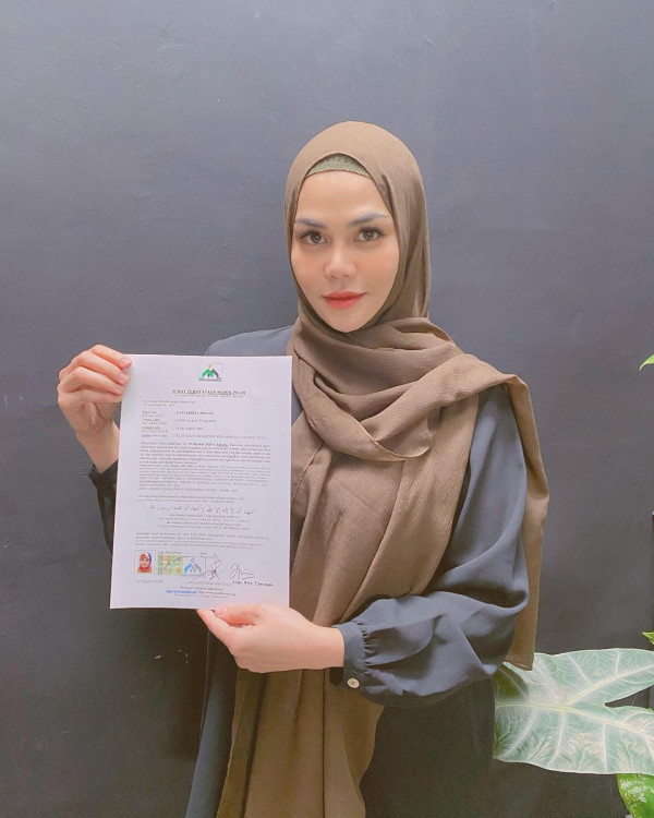 3 Artis Ini Rayakan Lebaran Perdana Setelah Mualaf