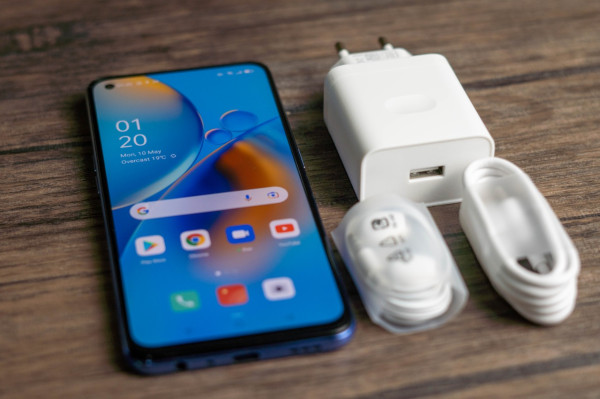 Unboxing OPPO A74, Rp3,5 Juta dengan Desain Cantik dan Fingerprint di Layar