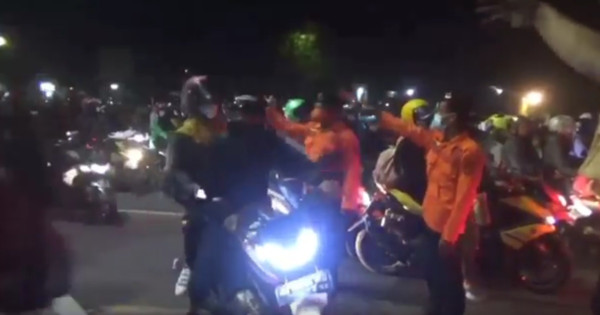 Ribuan Pemotor Nekat Mudik Tertahan Penyekatan Petugas, Jalur Pantura Macet 5 Km