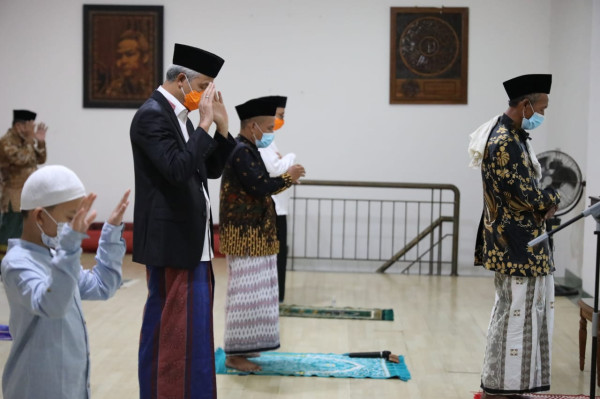 Idul Fitri Bertepatan dengan Kenaikan Isa Almasih, Ganjar : Ini Berkah Tersendiri bagi Indonesia