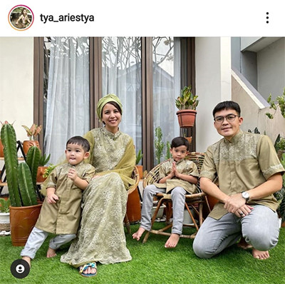 Raffi Ahmad hingga Baim Wong, Keluarga Artis Ini Kompak Ber-OOTD Lebaran dengan Baju Seragam