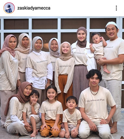 Raffi Ahmad hingga Baim Wong, Keluarga Artis Ini Kompak Ber-OOTD Lebaran dengan Baju Seragam