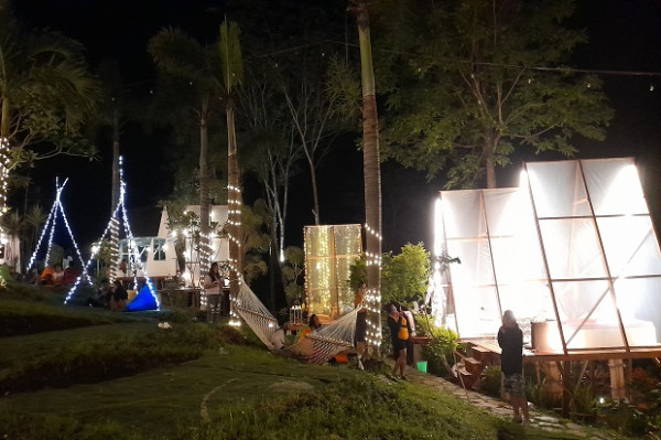 Lagi Hits di Manado, Ini Keindahan Taman Langit Picnik Cafe