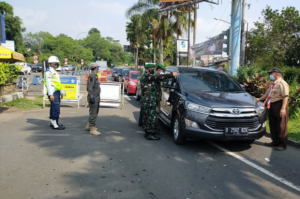 Mobil Berplat Luar Bogor Masih Dilarang Menuju Puncak, Ratusan Kendaraan Diputar Balik